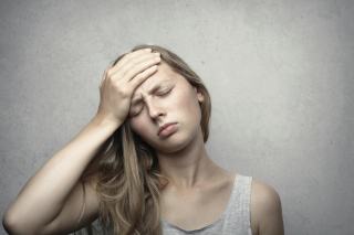 Migraine : causes, traitements et prévention des crises