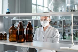 Toxicologue : rôle, formation et quand le consulter